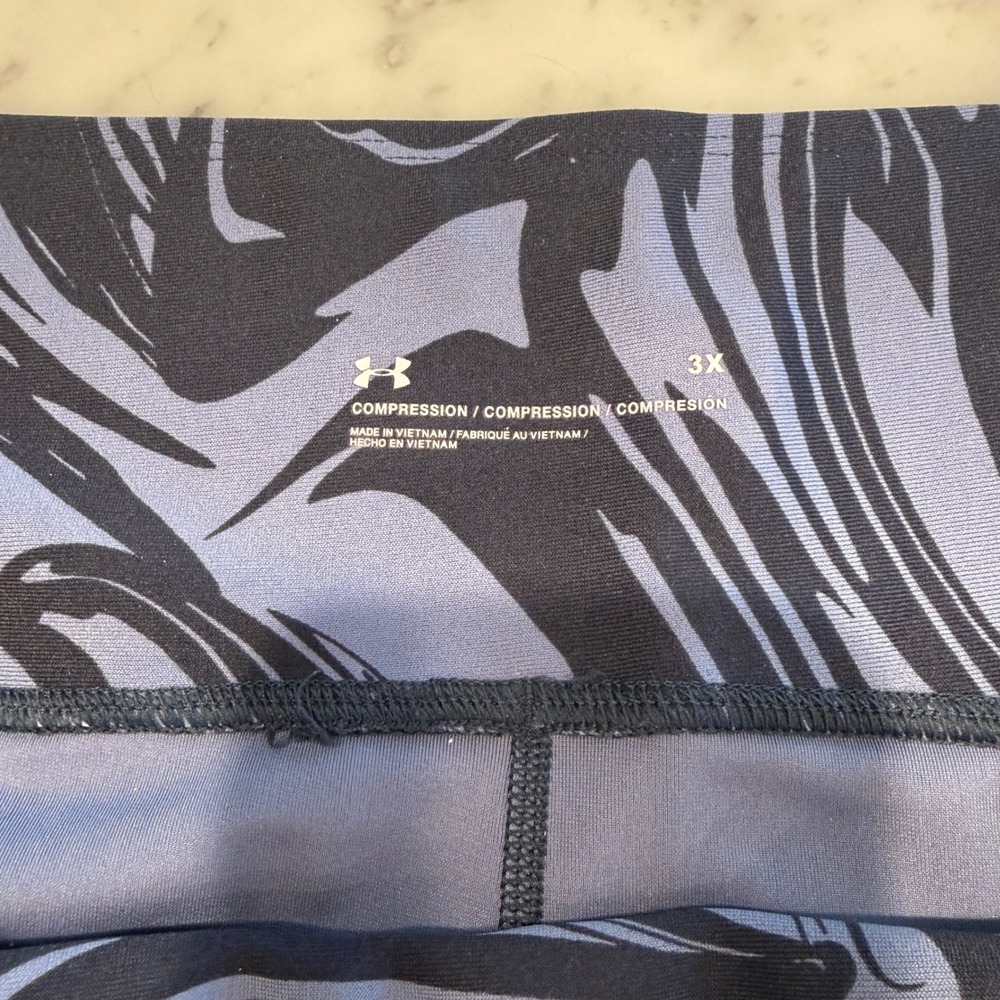 Under Armour Women 3X Compression Leggings Blue Black Swirl Marble Print Pockets - Picture 2 of 5